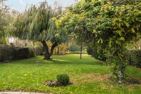 4 bedroom detached house for sale, Newbury,  Berkshire,  RG14