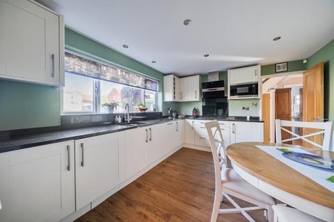 4 bedroom detached house for sale, Newbury,  Berkshire,  RG14