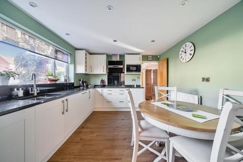 4 bedroom detached house for sale, Newbury,  Berkshire,  RG14