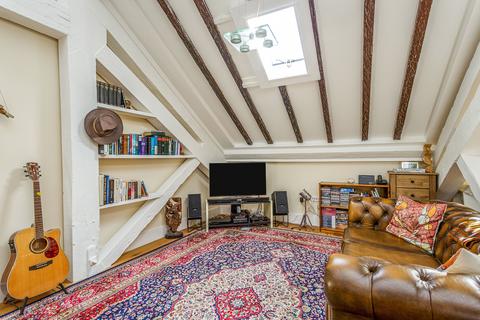 2 bedroom flat to rent, The Vulcan, Gunwharf Quays, PO1
