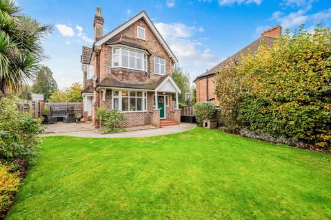 Parkgate Road, Reigate RH2
