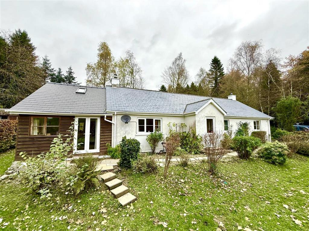 Gt2z3 TVej EWk ARZVI0 GWr Q 2.jpg