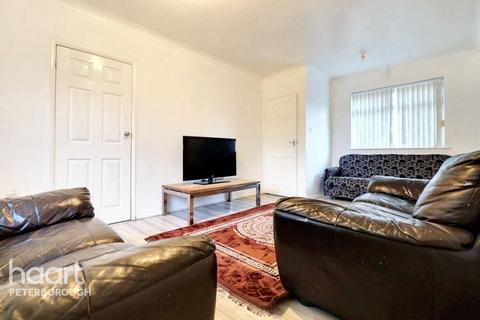3 bedroom semi-detached house for sale, Thistlemoor Road, Peterborough