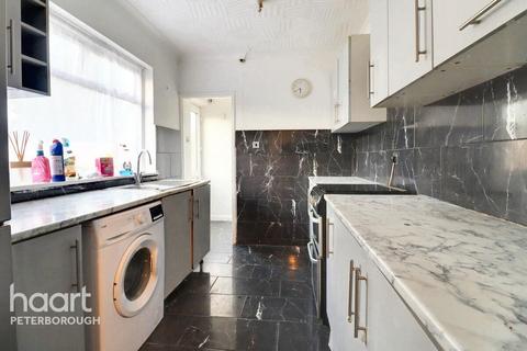 3 bedroom semi-detached house for sale, Thistlemoor Road, Peterborough