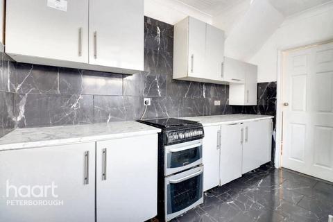 3 bedroom semi-detached house for sale, Thistlemoor Road, Peterborough