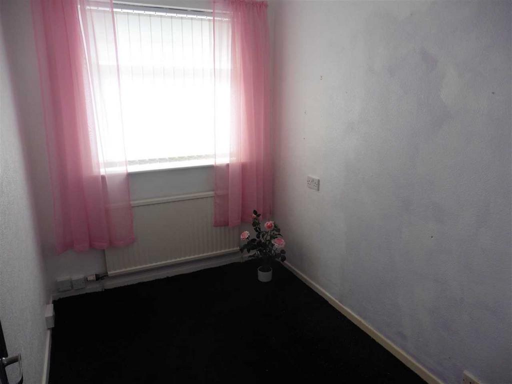Bedroom 2 (Front)