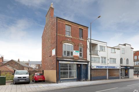 Retail property (high street) to rent, 6 Hilderthorpe Rd Bridlington YO15 3BB