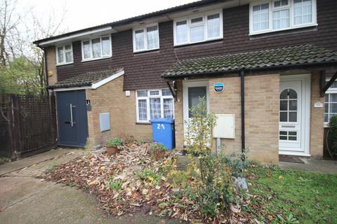 3 bedroom terraced house for sale, Pendula Drive, Hayes, UB4