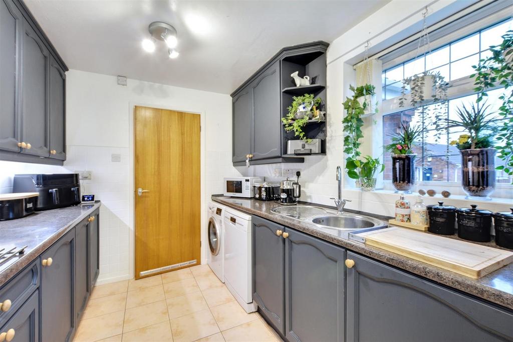 Kitchen 3.jpeg