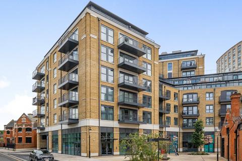 2 bedroom flat to rent, Heritage Walk, Kingston upon Thames, KT1