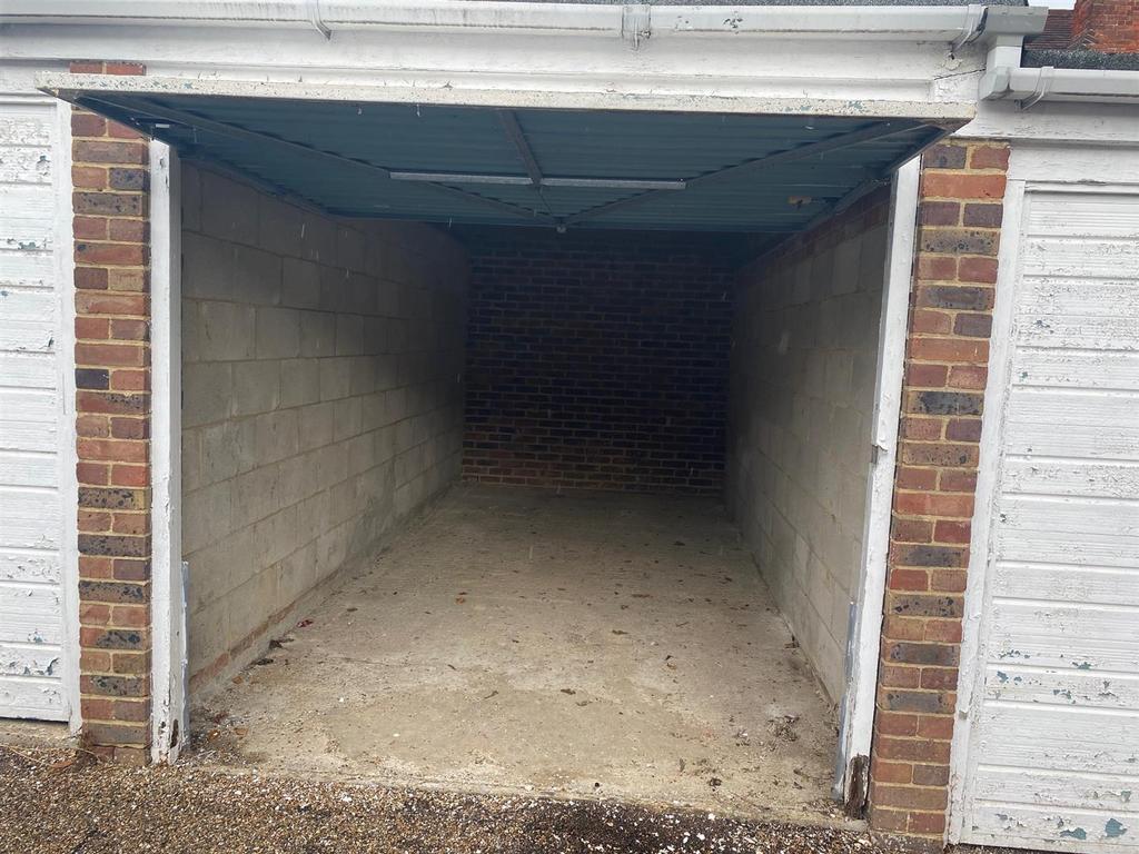 Garage.jpg