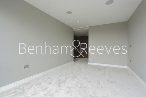 3 bedroom apartment to rent, Kew Bridge Road, Brentford TW8
