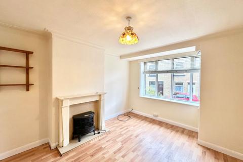 3 bedroom semi-detached house to rent, Harley Street  Todmorden