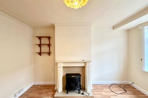 3 bedroom semi-detached house to rent, Harley Street  Todmorden