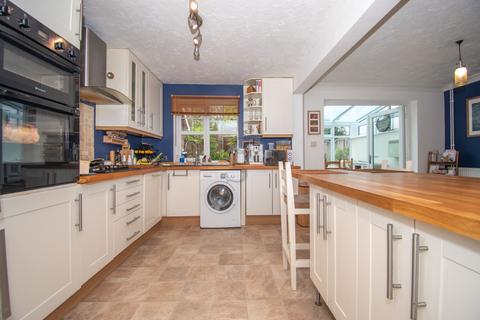 4 bedroom detached house for sale, Golding Close, Loughborough