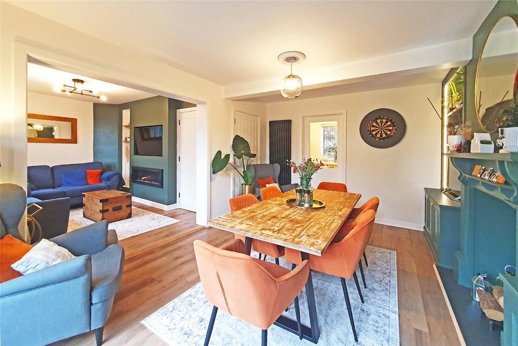 Dining Room &amp; Lounge