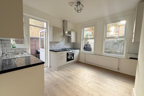 1 bedroom flat for sale, Bloxhall Road, London E10