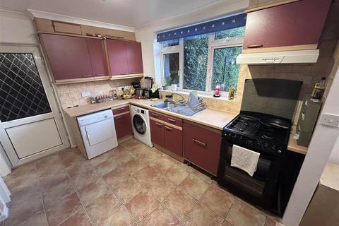 4 bedroom semi-detached house for sale, Bredon Avenue, Stourbridge, DY9 7NR