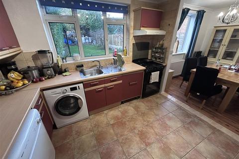 4 bedroom semi-detached house for sale, Bredon Avenue, Stourbridge, DY9 7NR