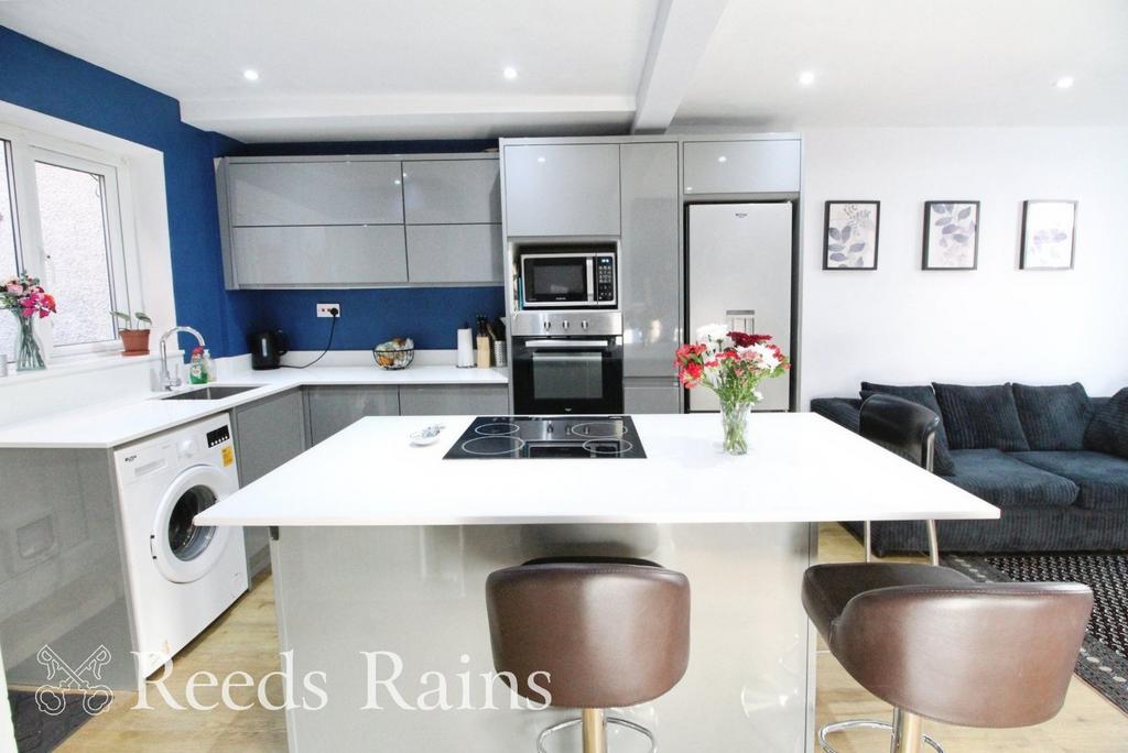 Living/ Kitchen