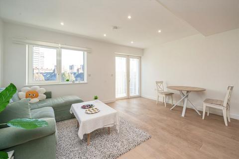 2 bedroom flat for sale, Tierney Lane, London W6