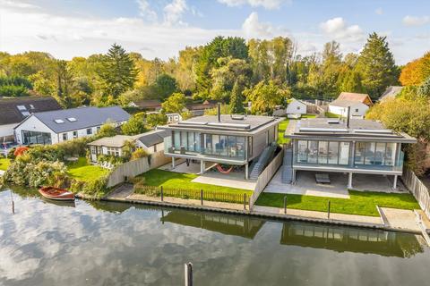 undefined, Riverside, Staines-Upon-Thames TW18