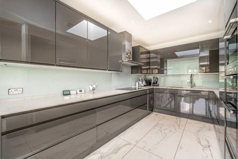 undefined, Riverside, Staines-Upon-Thames TW18