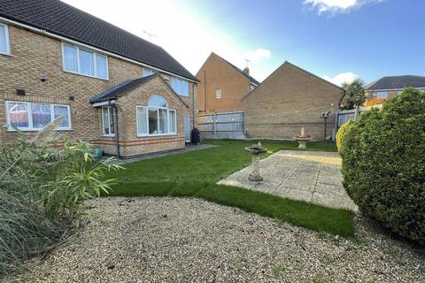 undefined, Siskin Close, Rugby