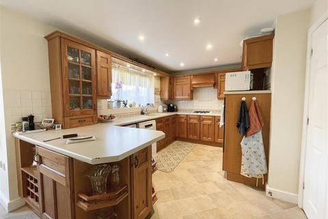 undefined, Siskin Close, Rugby
