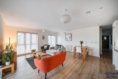2 bedroom coach house for sale, Collins Road, Marlborough Park, Swindon, SN3