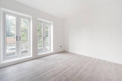 2 bedroom flat for sale, 102 West End Lane, Pinner HA5