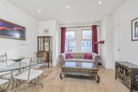 3 bedroom flat for sale, Replingham Road, SW18