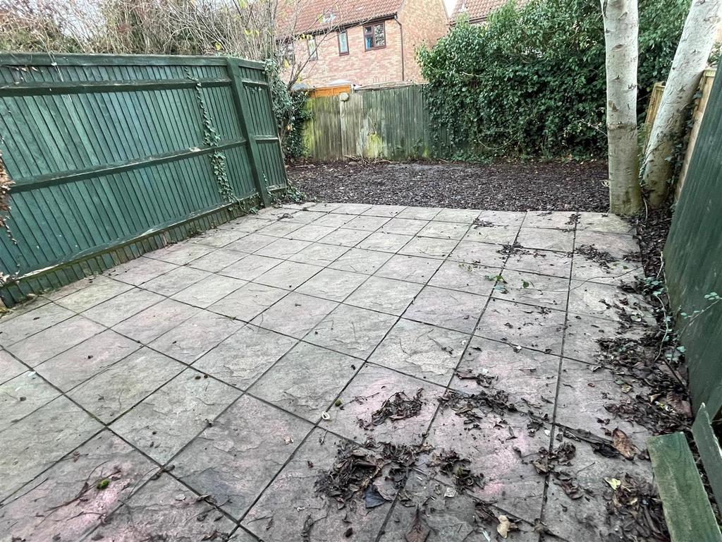 Rear Gdn2.jpg