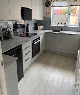 3 bedroom semi-detached house to rent, Hall Terrace, Burnham On Sea, TA8