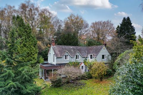 4 bedroom detached house for sale, Farnham Lane, Haslemere, Surrey, GU27