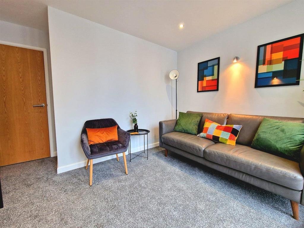 Lounge 3.jpg