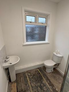 2 bedroom flat to rent, Westbourne Avenue, Whitefield M45