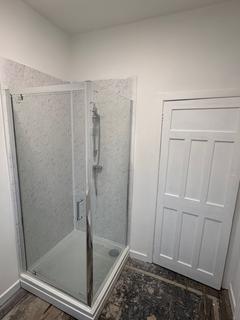 2 bedroom flat to rent, Westbourne Avenue, Whitefield M45