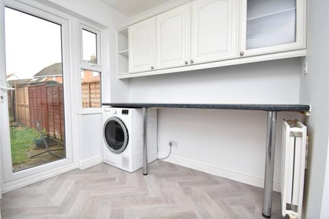 2 bedroom end of terrace house to rent, Browning Road, Fleet GU52