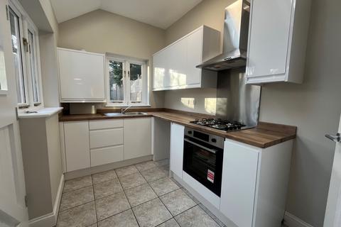 2 bedroom end of terrace house to rent, High Street, Collingtree, NN4 0NE