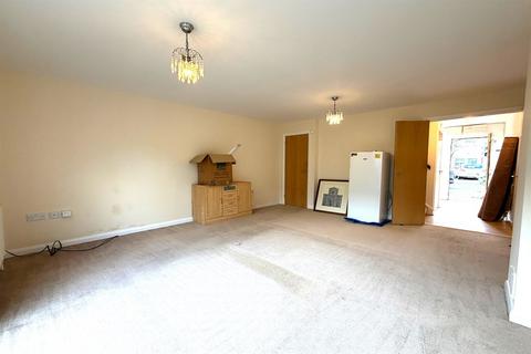 undefined, Elderberry Way, E6