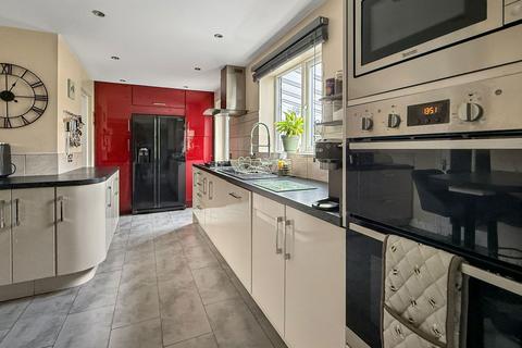 4 bedroom detached house for sale, Ironstone Close, Telford TF2