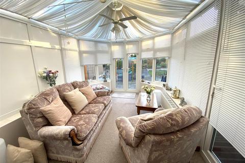 2 bedroom semi-detached house for sale, Linden Grove, Kidderminster