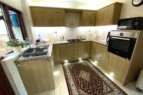2 bedroom semi-detached house for sale, Linden Grove, Kidderminster