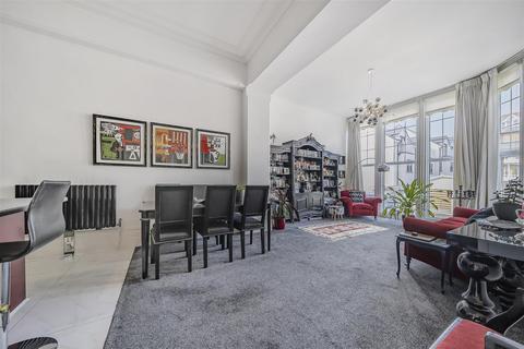 2 bedroom apartment for sale, Beach Road, Westgate-On-Sea