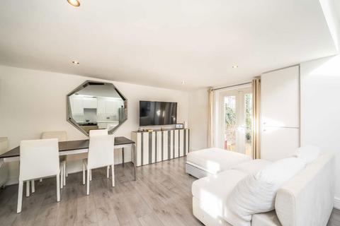 2 bedroom flat for sale, Prairie Street, London SW8