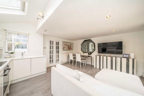 2 bedroom flat for sale, Prairie Street, London SW8