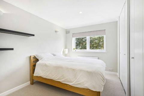 2 bedroom flat to rent, St. John's Avenue, London SW15