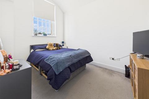undefined, The Crescent, Gloucester