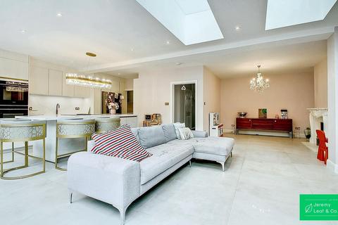 undefined, Elm Gardens, East Finchley